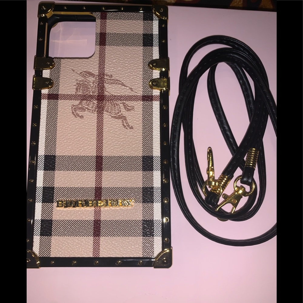 LIMITED EDITION*** Luxury Iphone Case w. strap